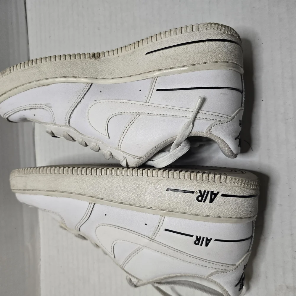 Nike‎ White Sneakers Minimalist Design